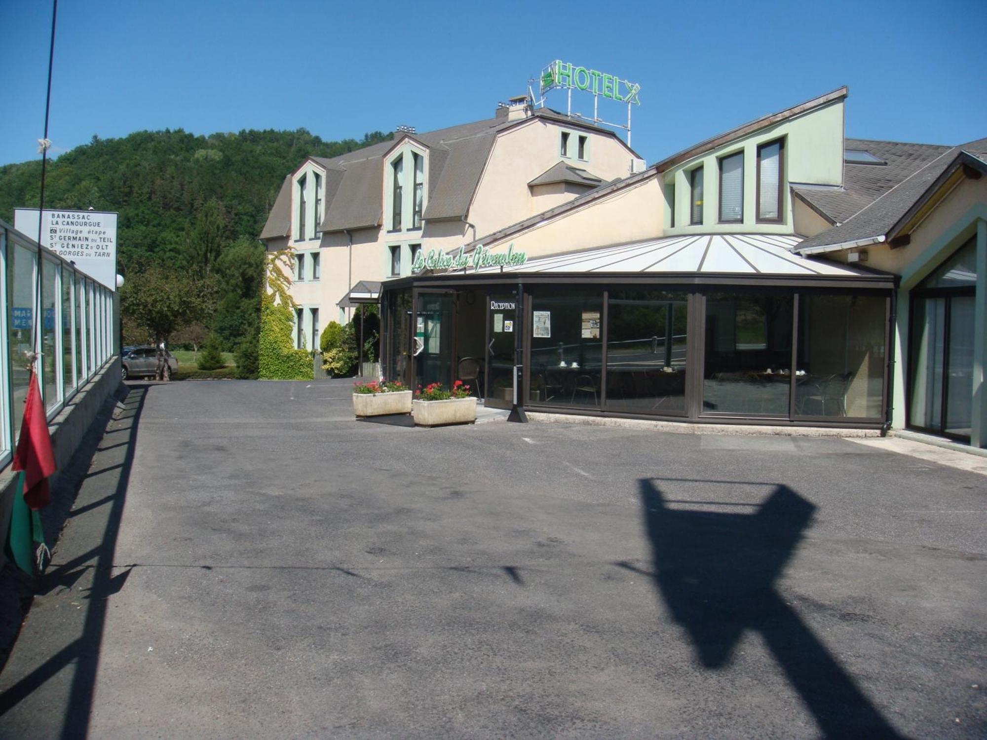 Hotel-Restaurant Le Calice Du Gevaudan - A75 Banassac Exterior foto